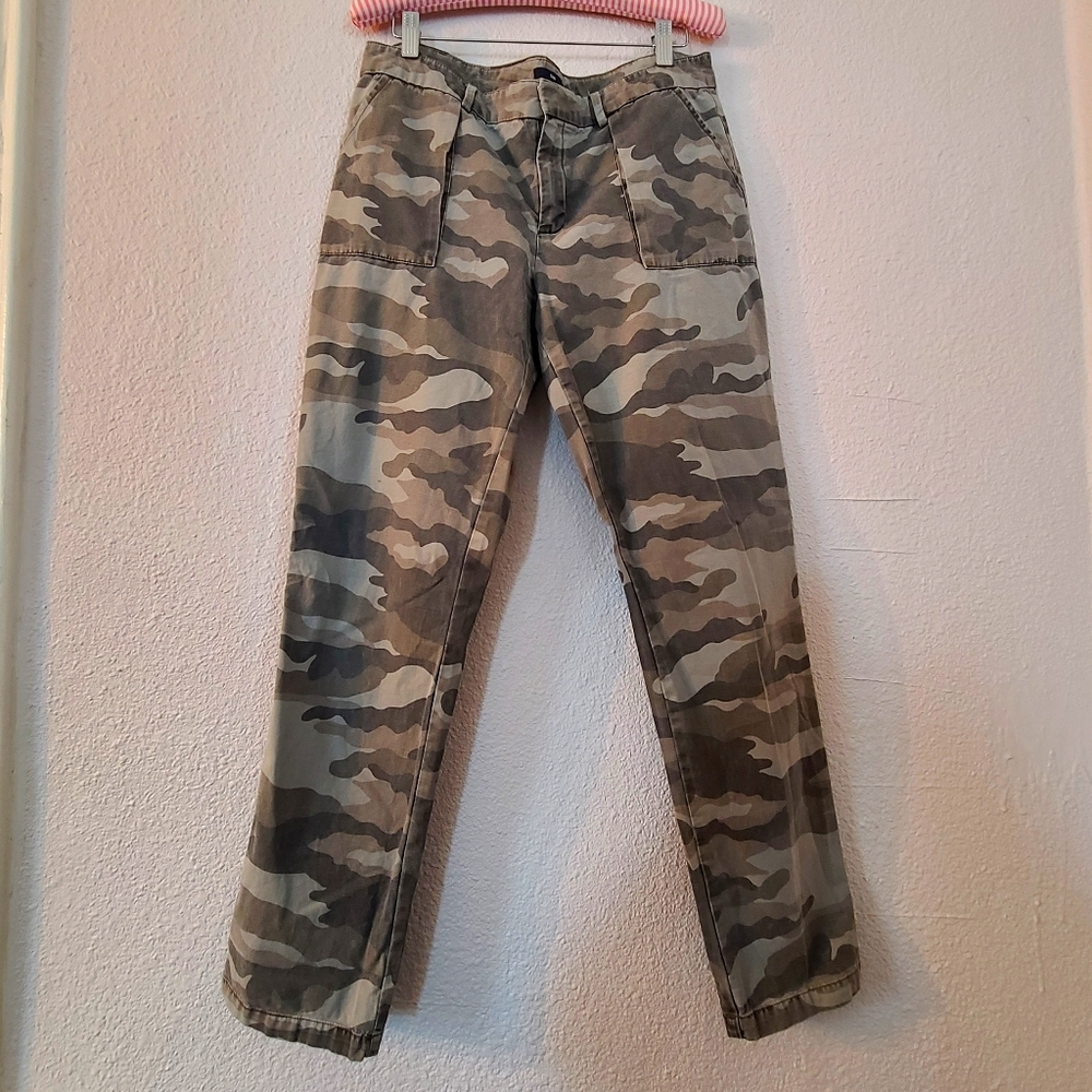 Gap camo Chino pants